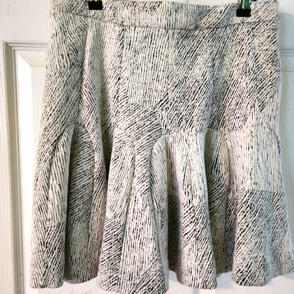 Vintage Banana Republic pleated Mimi skirt